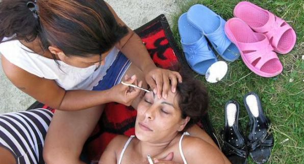 ���򣺾�ͷ�µ����Ů���˼������ͼ��