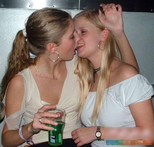 ���ľ���Ů��̻��¶�鶷��ͼ��(��ͼ)