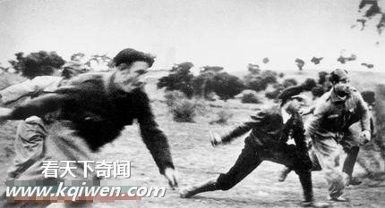 ͸�ھ�ͷ����ս���н�����ǹɱ�������˲��(��ͼ)